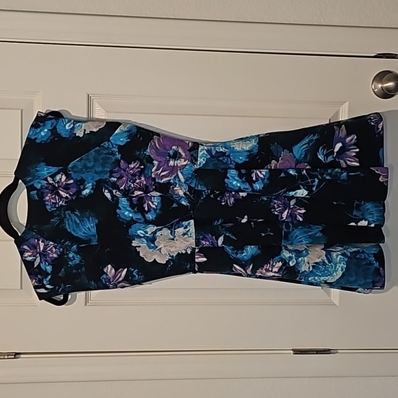 GUC Guess Skater Dress - Picture 4 of 5